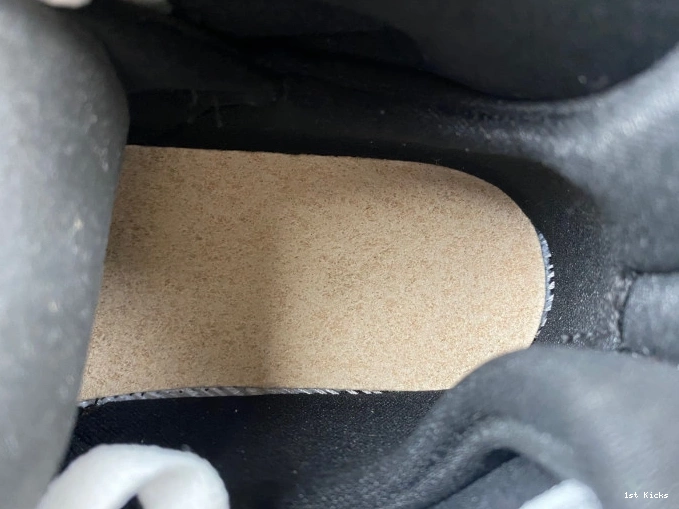 1st Kicks Air Retro (2013) Bugs 305381-103 Bunny 8 Jordan 0729